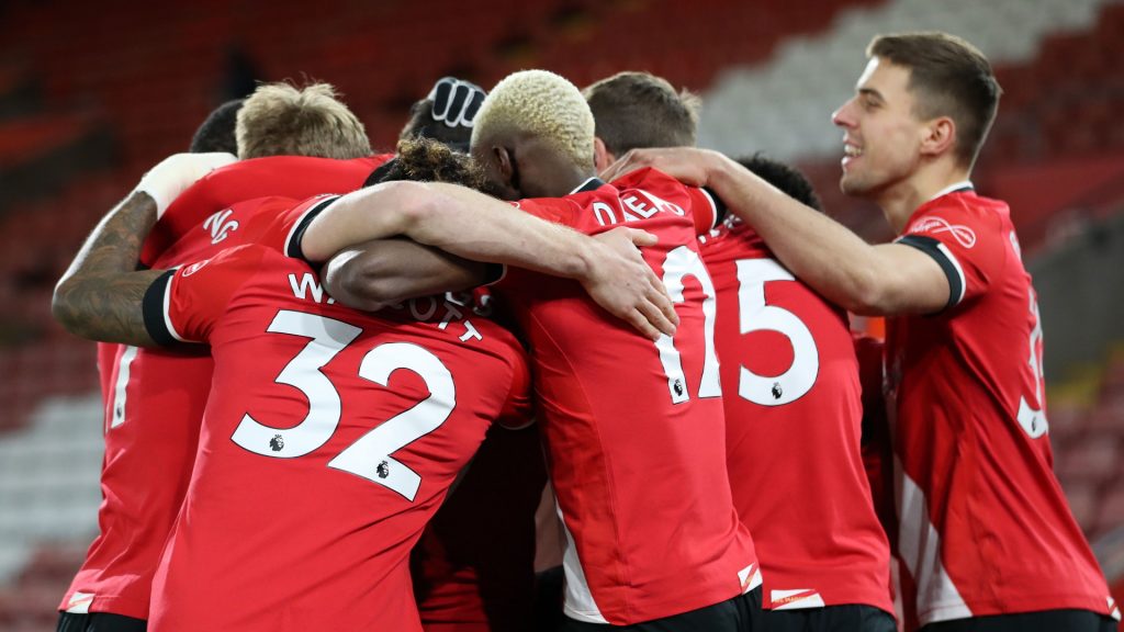 Liverpool ko a Southampton: il Manchester United completa ...