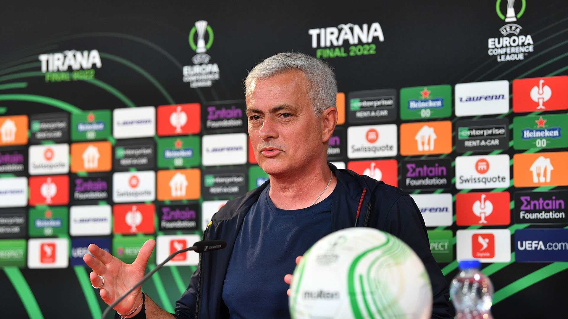 Conference League, Mourinho: “Domani sarà il giorno dei giocatori. Stadio Tirana molto bello”
