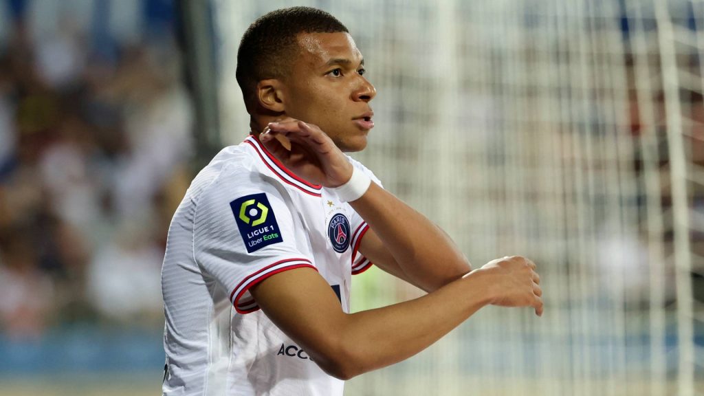 Francia, Mbappé mette in imbarazzo il PSG