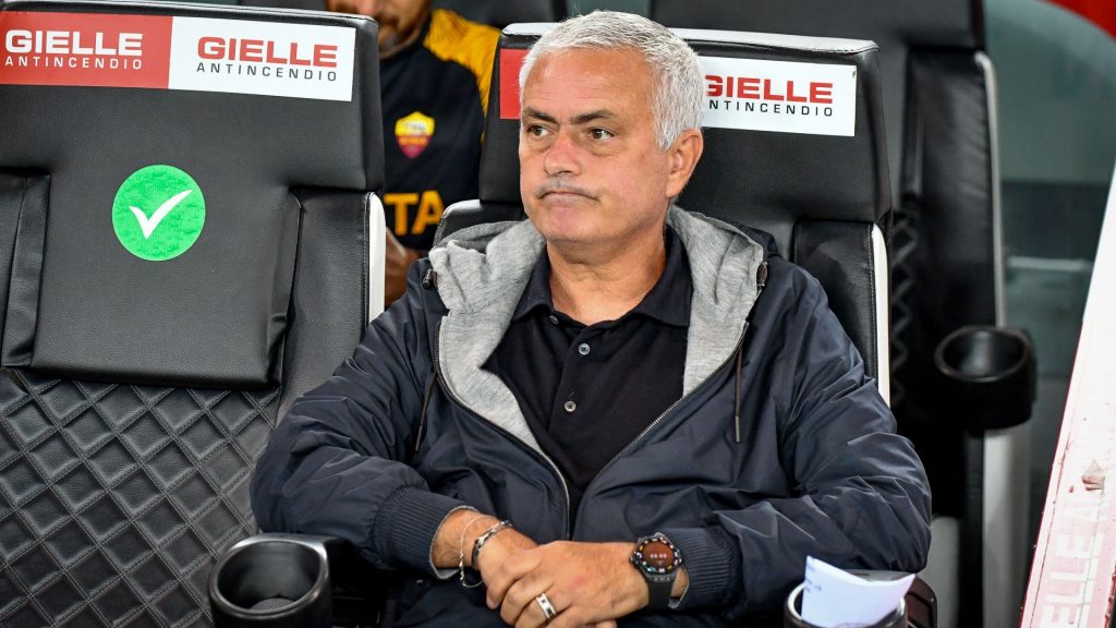 Roma, Mourinho: “Betis superiore, puntiamo al secondo posto”