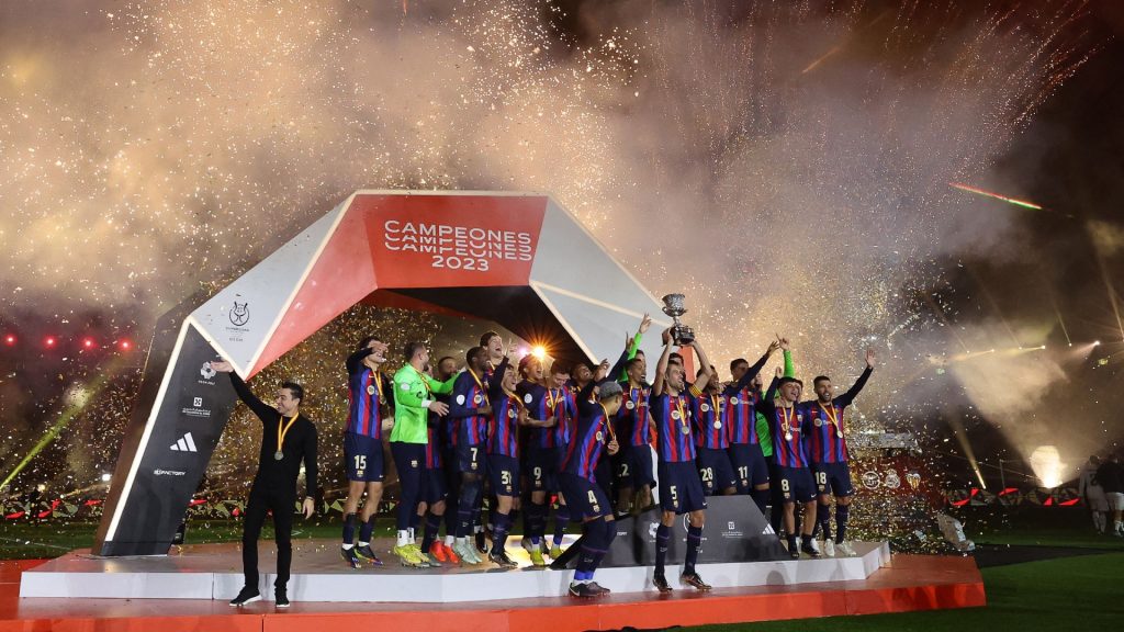 Supercoppa Spagna: vince il Barcellona, 3-1 al Real Madrid. Xavi conquista il primo titolo