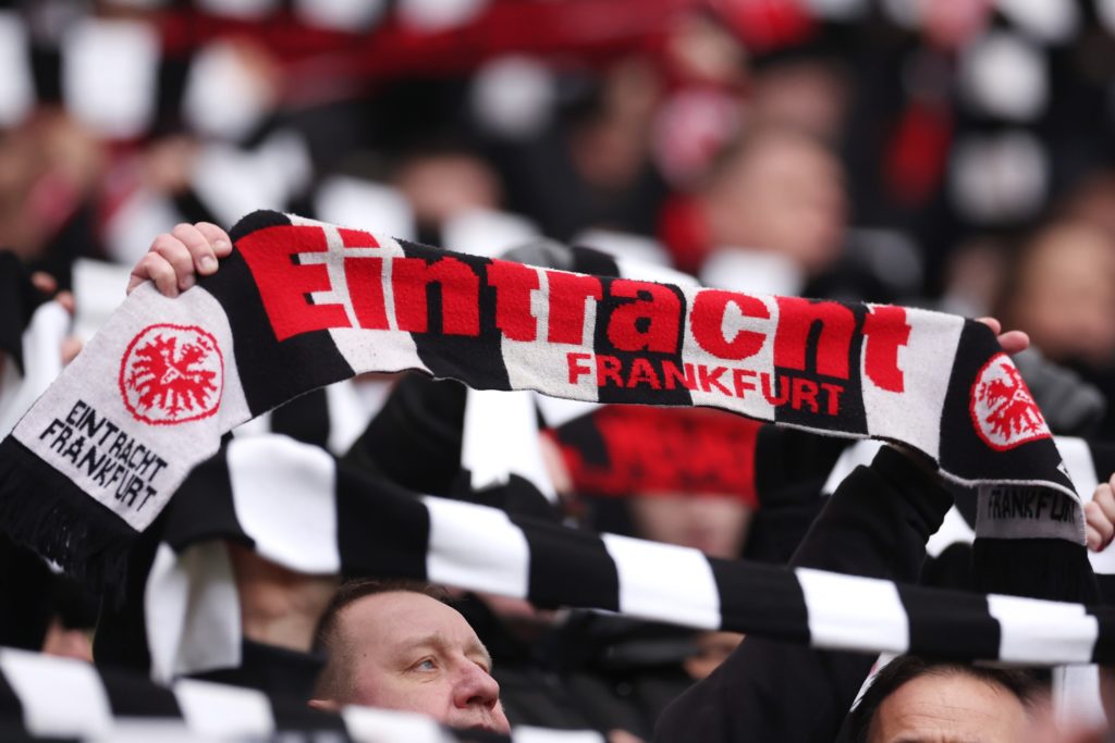 Tensione a Napoli: 400 tifosi dell’Eintracht in città senza biglietto