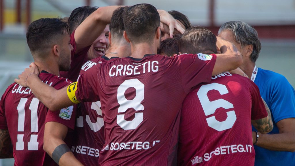 Serie B: Reggina farà ricorso contro esclusione