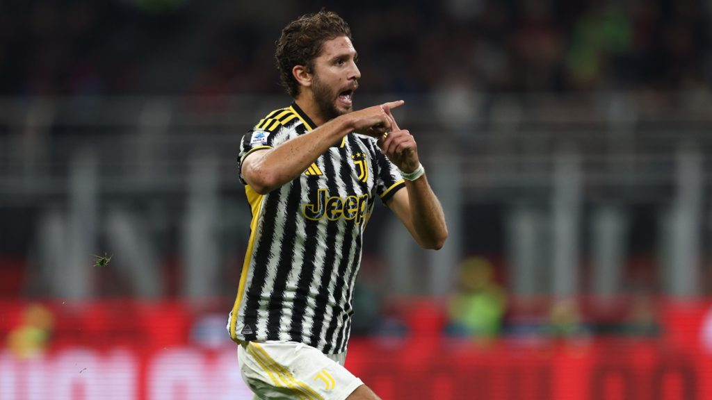 Juventus, vittoria importante: decide Locatelli, Milan in 10 per metà partita