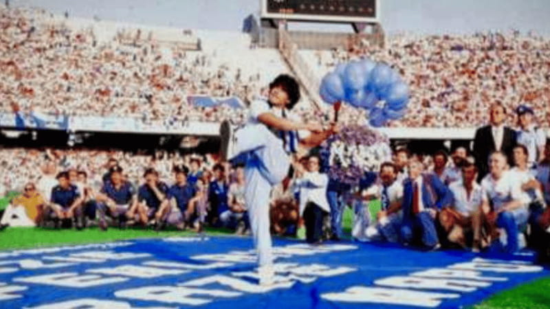 Maradona, 40 anni fa l’accoglienza di Napoli: lo stadio pieno in un giorno passato alla storia