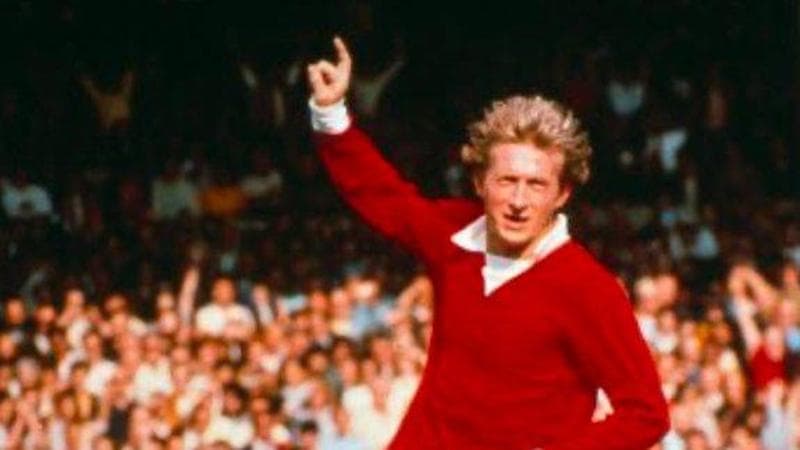 Denis Law è morto a 84 anni: addio all’ex leggendario attaccante scozzese del Manchester United