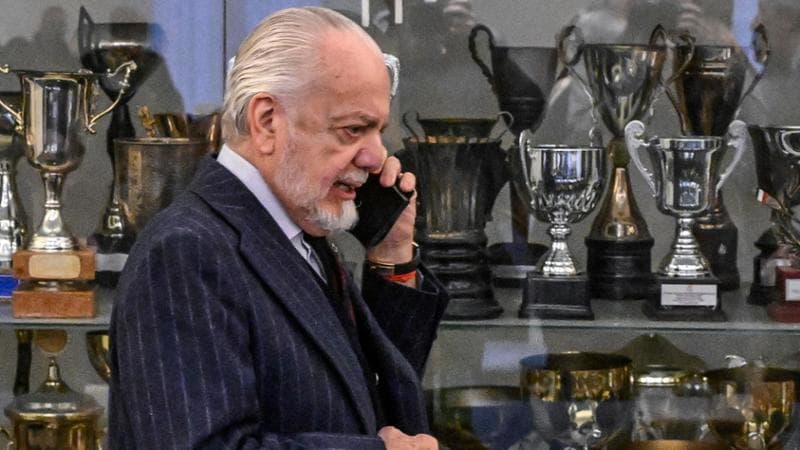 Napoli, legali sorpresi: “Ma per ora è una richiesta: operazioni regolari, De Laurentiis è sereno”