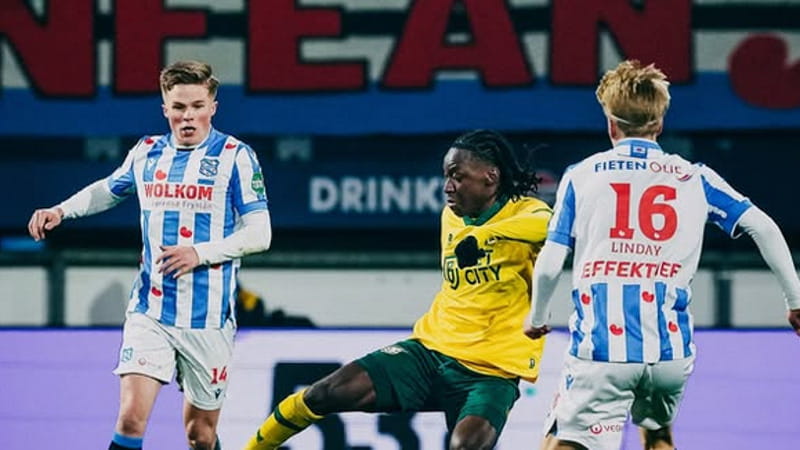 Olanda, l’arbitro fa confusione: il Fortuna Sittard gioca in 12 contro l’Heerenveen