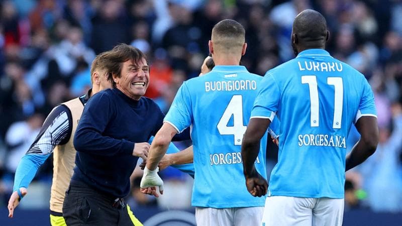 Il Napoli e la volata scudetto, lo slogan di Conte: “Fidatevi di me”