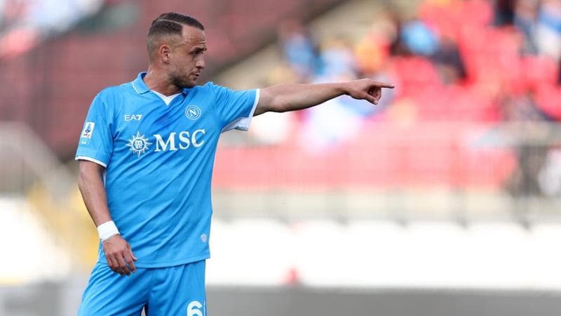 Napoli, distorsione alla caviglia destra per Lobotka: è a rischio per il match con il Genoa
