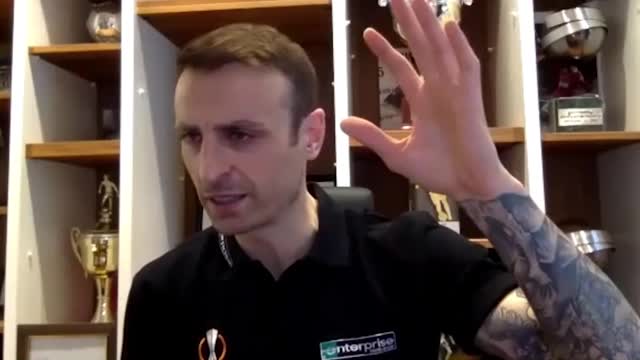 ‘Forgets he needs to defend’ – Berbatov makes Frimpong & Trent comparison