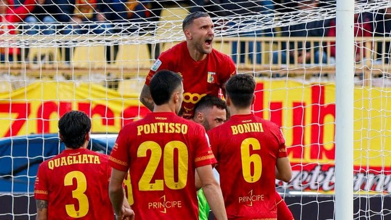 Play-off di Serie B: Catanzaro e Juve Stabia in semifinale, eliminate Cesena e Palermo