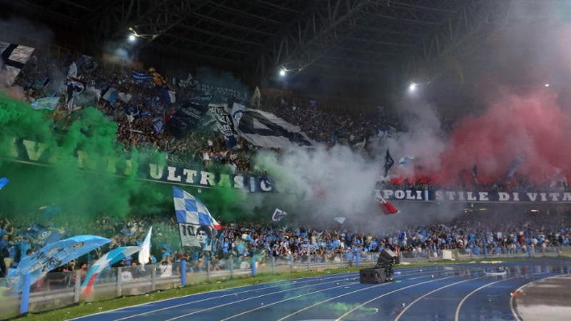 Scudetto al Napoli alle 22.48, la città esplode di gioia. “Così è più bello”
