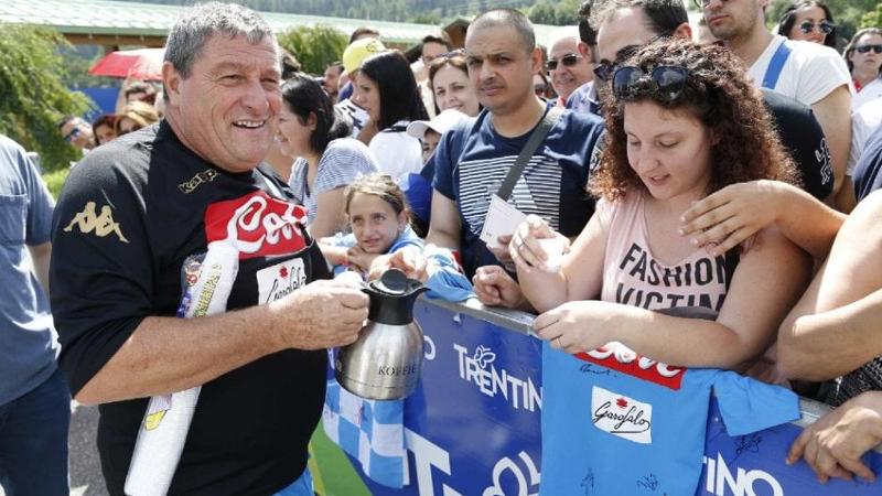 Napoli, il magazziniere Starace allontana la pensione: “Resto qui”