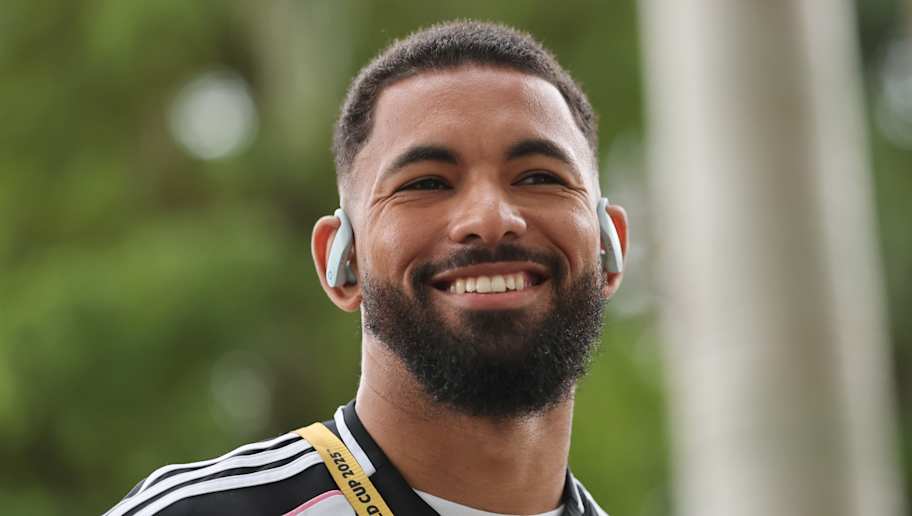 Trattativa tra Juve ed Everton per Douglas Luiz: il primo nodo è la formula