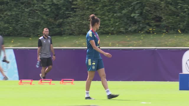 Spain’s Pina wary of host advantage ahead of Euros quarter-final