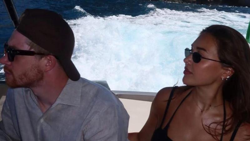 De Bruyne, turista prima dei test medici: gita in barca a Capri con la moglie