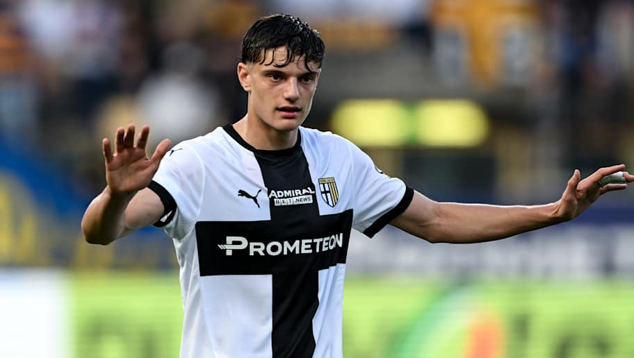 Derby di mercato per Giovanni Leoni? Il Milan sfida l’Inter per il gioiello del Parma
