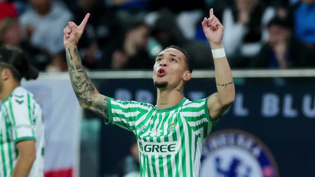 Real Betis remain hopeful on Antony deal