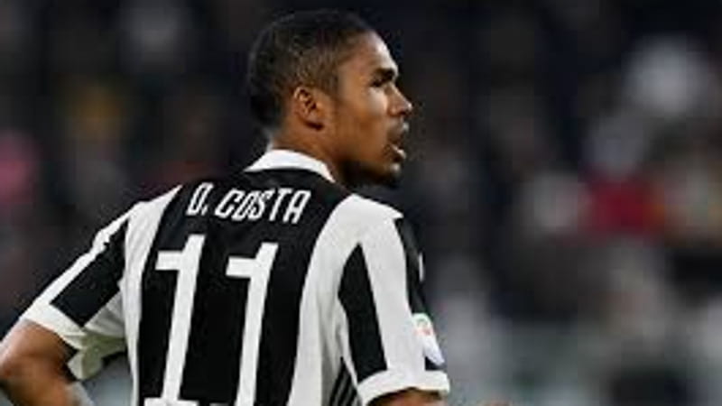 Douglas Costa, mandato d’arresto per l’ex giocatore della Juve. E non può più giocare in Australia